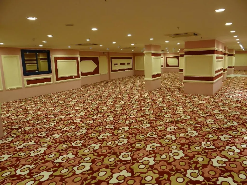 Rowaa Golden Hotel location