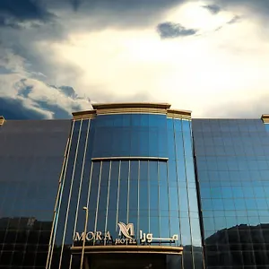 مورا باي بايونير فندق